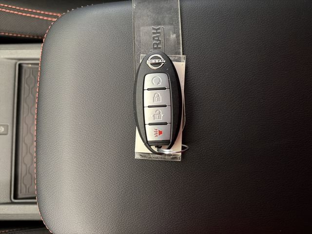 Used 2025 Nissan Frontier PRO-4X w/ Pro Convenience Package image 31