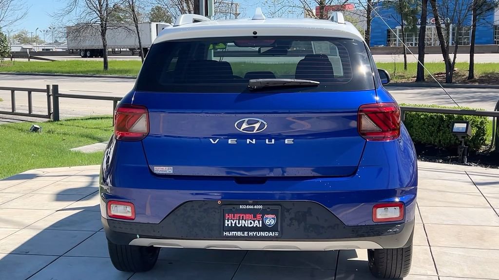 Certified 2021 Hyundai Venue SEL image 17