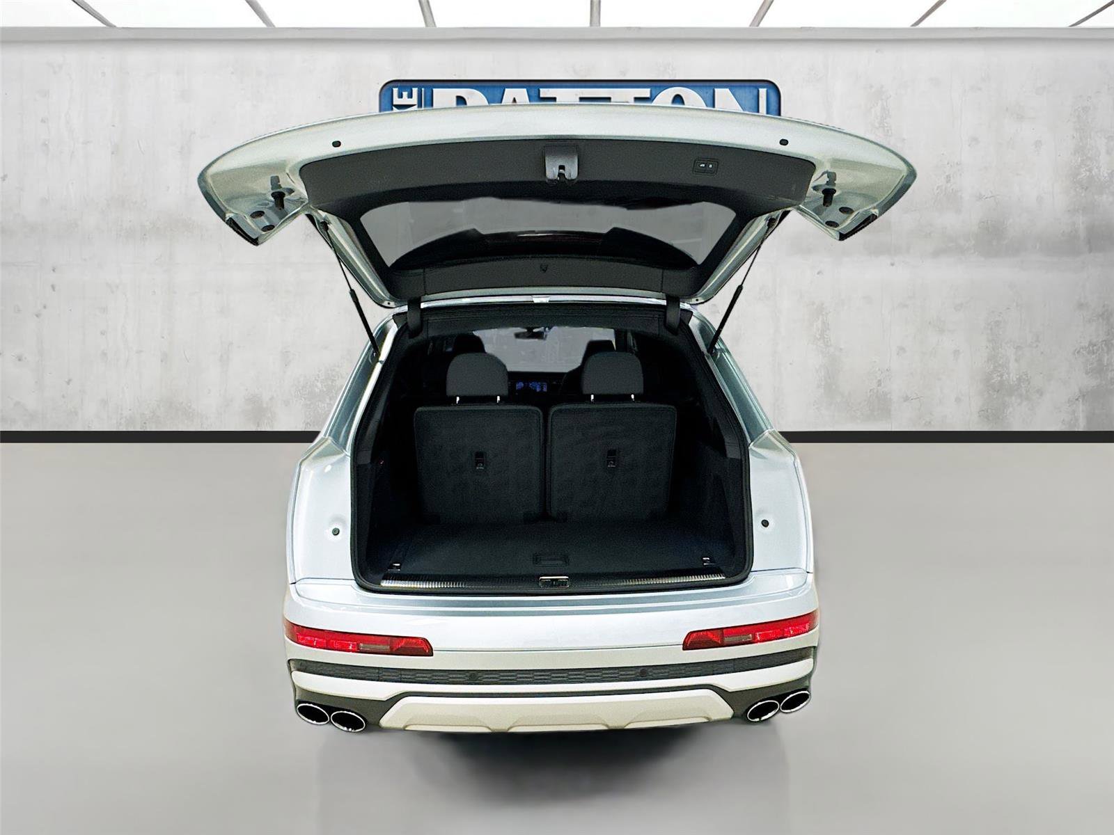 Used 2023 Audi SQ7 Prestige w/ Prestige Package image 28