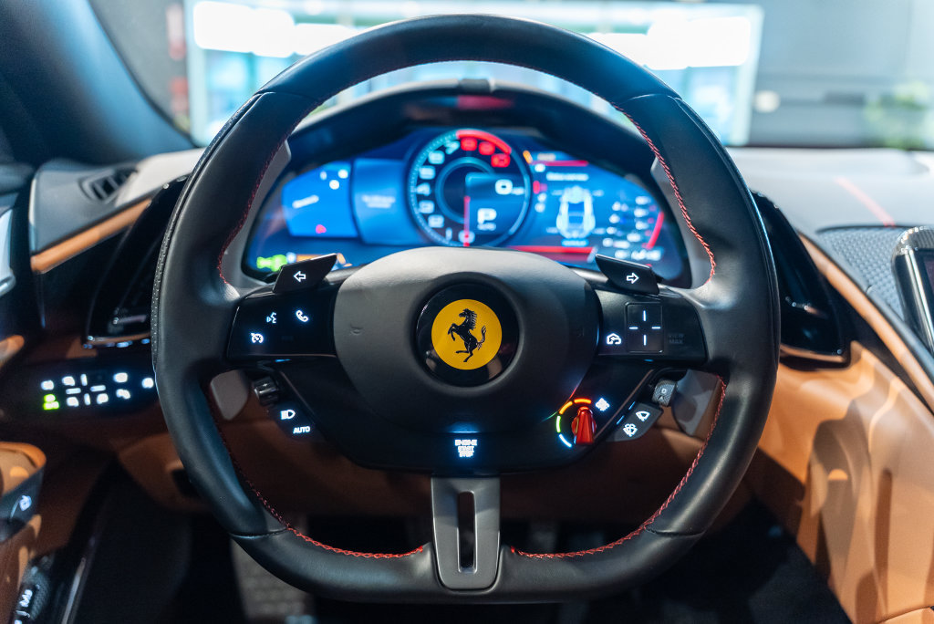 Certified 2021 Ferrari Roma RWD image 5