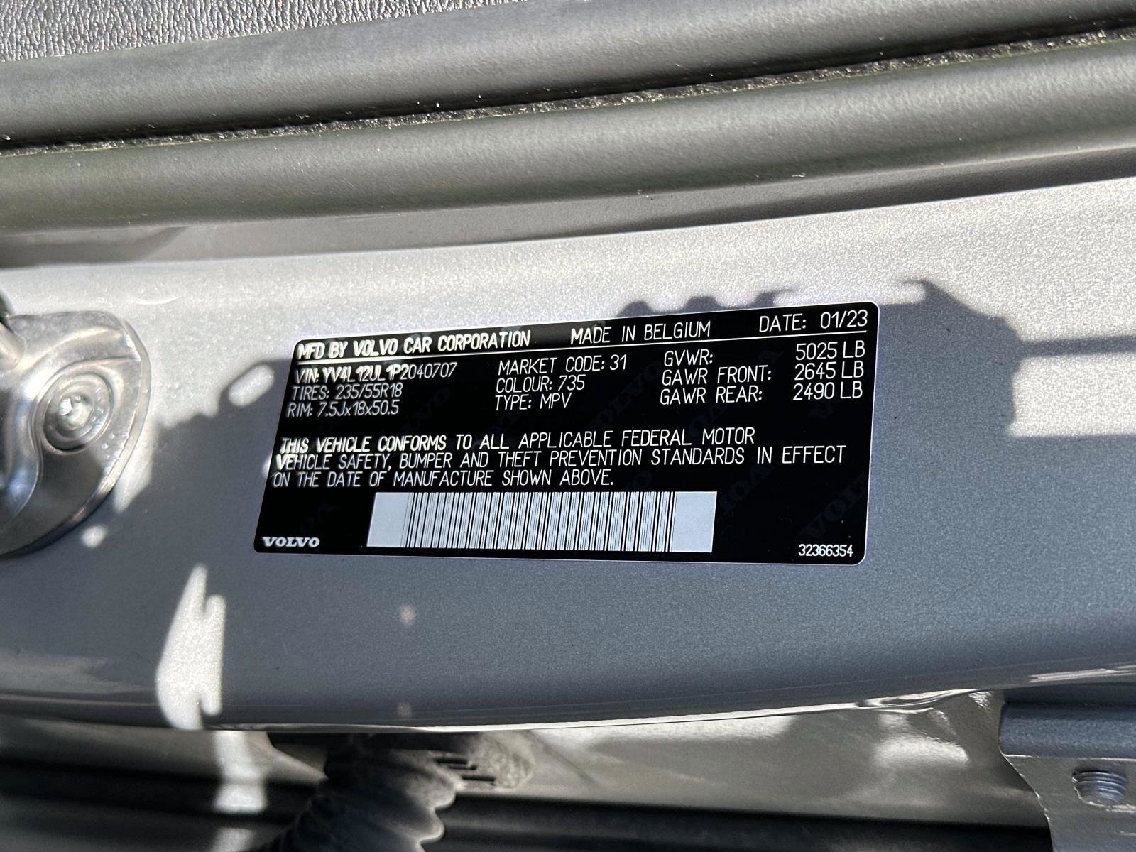 Certified 2023 Volvo XC40 B5 Plus image 33