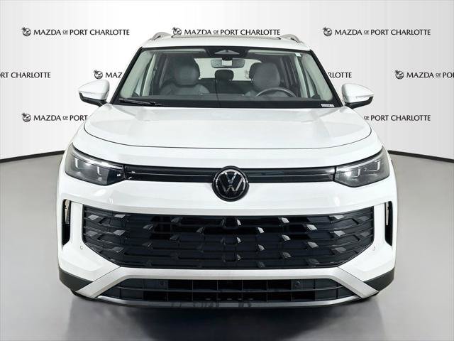 Used 2025 Volkswagen Tiguan SE AWD/4WD image 28
