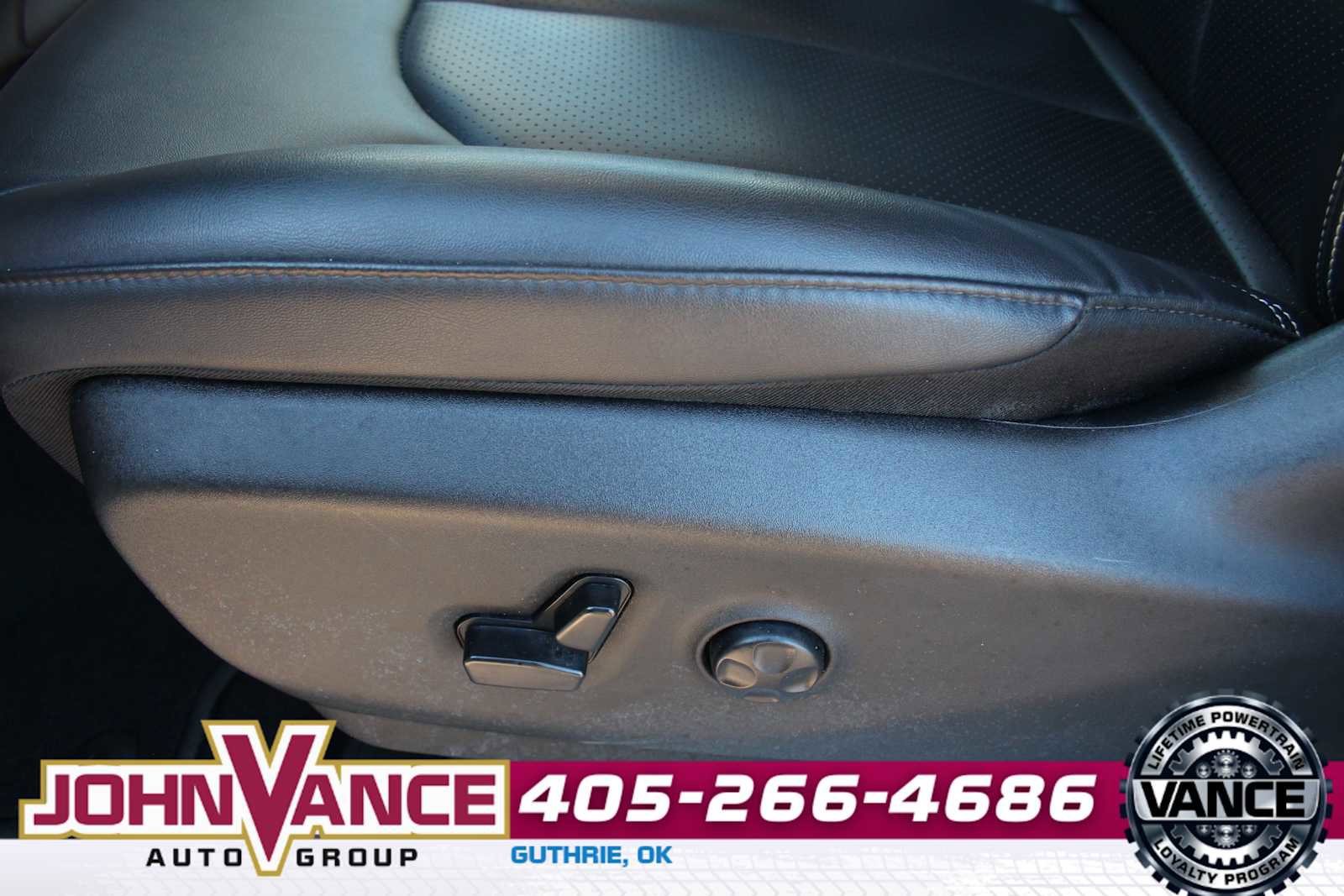 Used 2024 Chrysler Pacifica Touring-L image 23