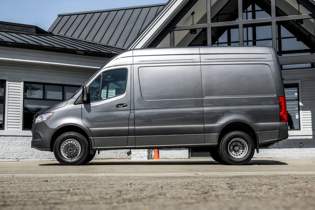 Used 2025 Mercedes-Benz Sprinter 3500 image 3