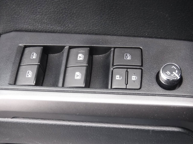 Used 2017 Toyota Tacoma TRD Sport image 21