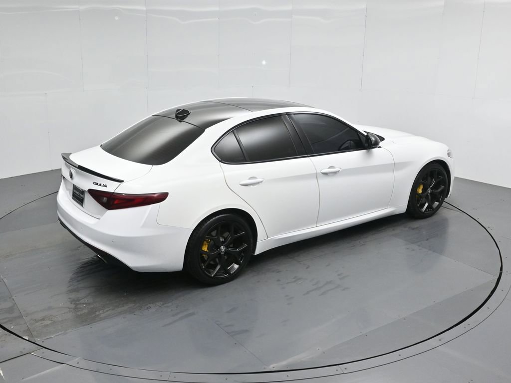 Used 2021 Alfa Romeo Giulia Ti w/ Nero Edizione image 41