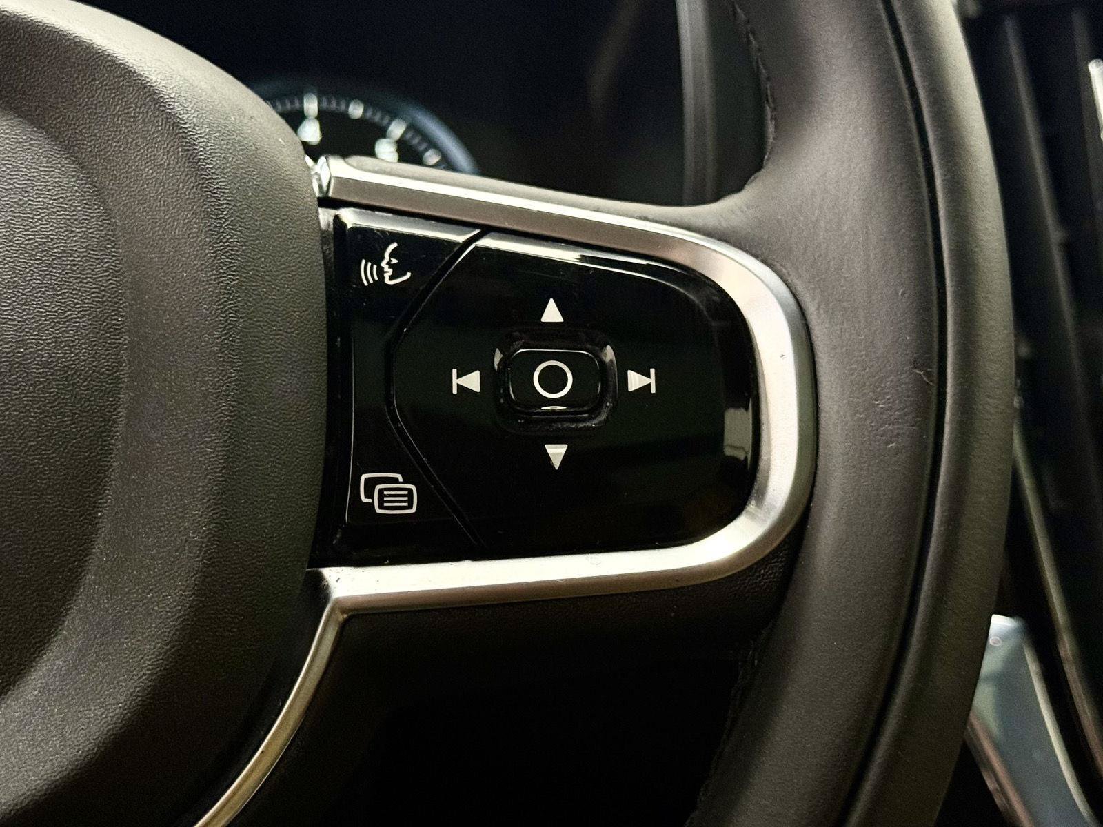 Used 2018 Volvo S90 T5 Momentum w/ Convenience Package FWD image 23