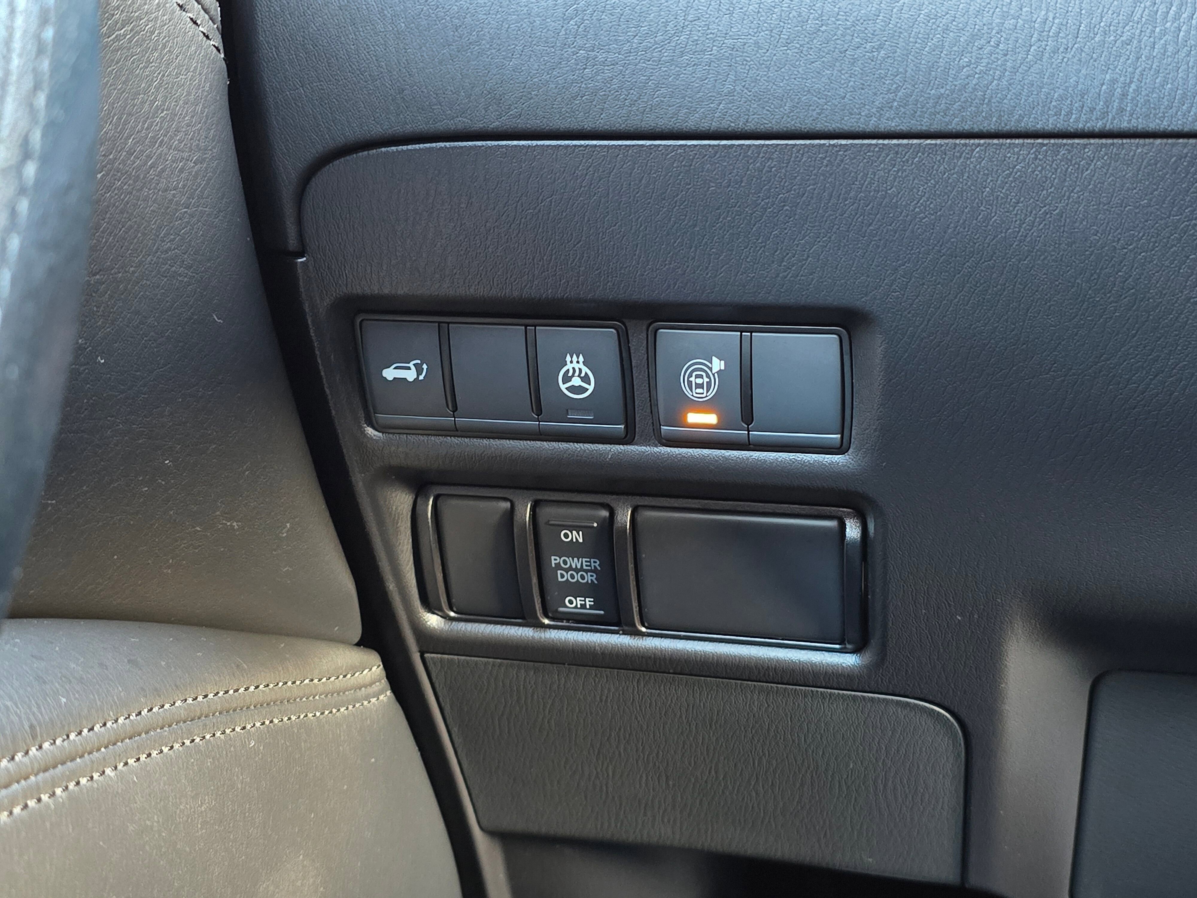 Used 2024 Nissan Armada SL image 32