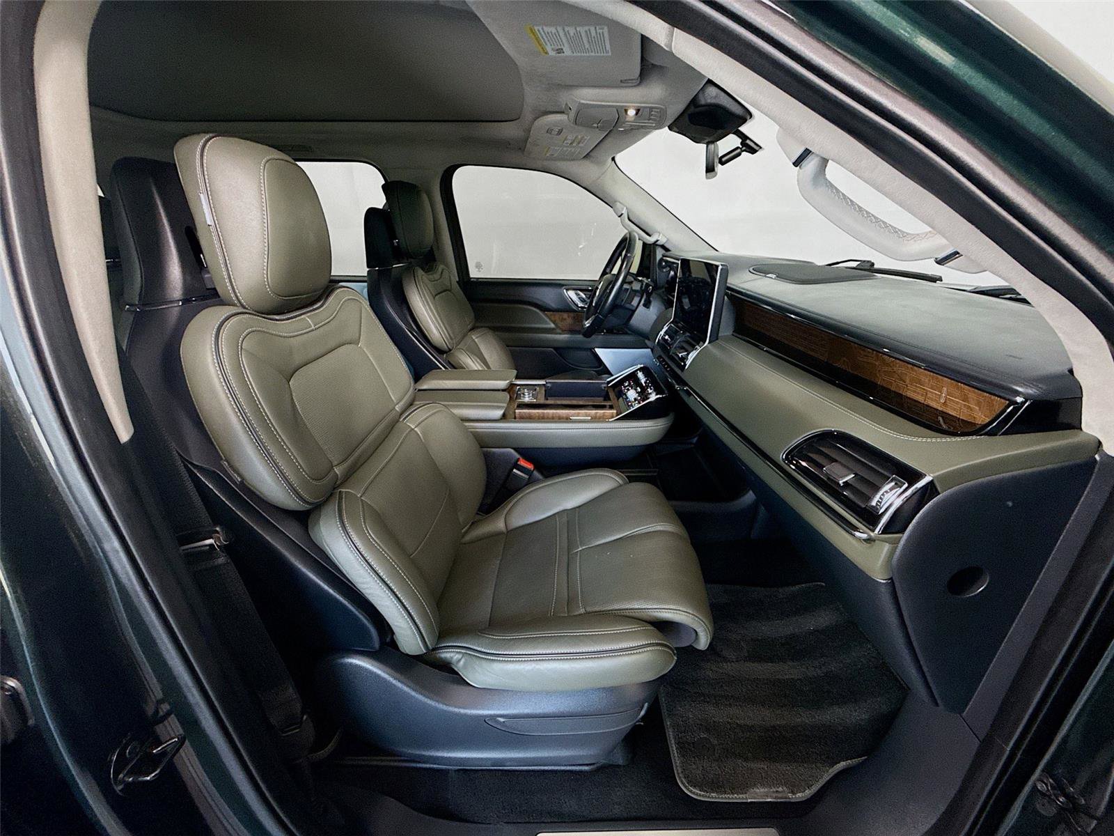 Used 2022 Lincoln Navigator L Black Label AWD/4WD image 30