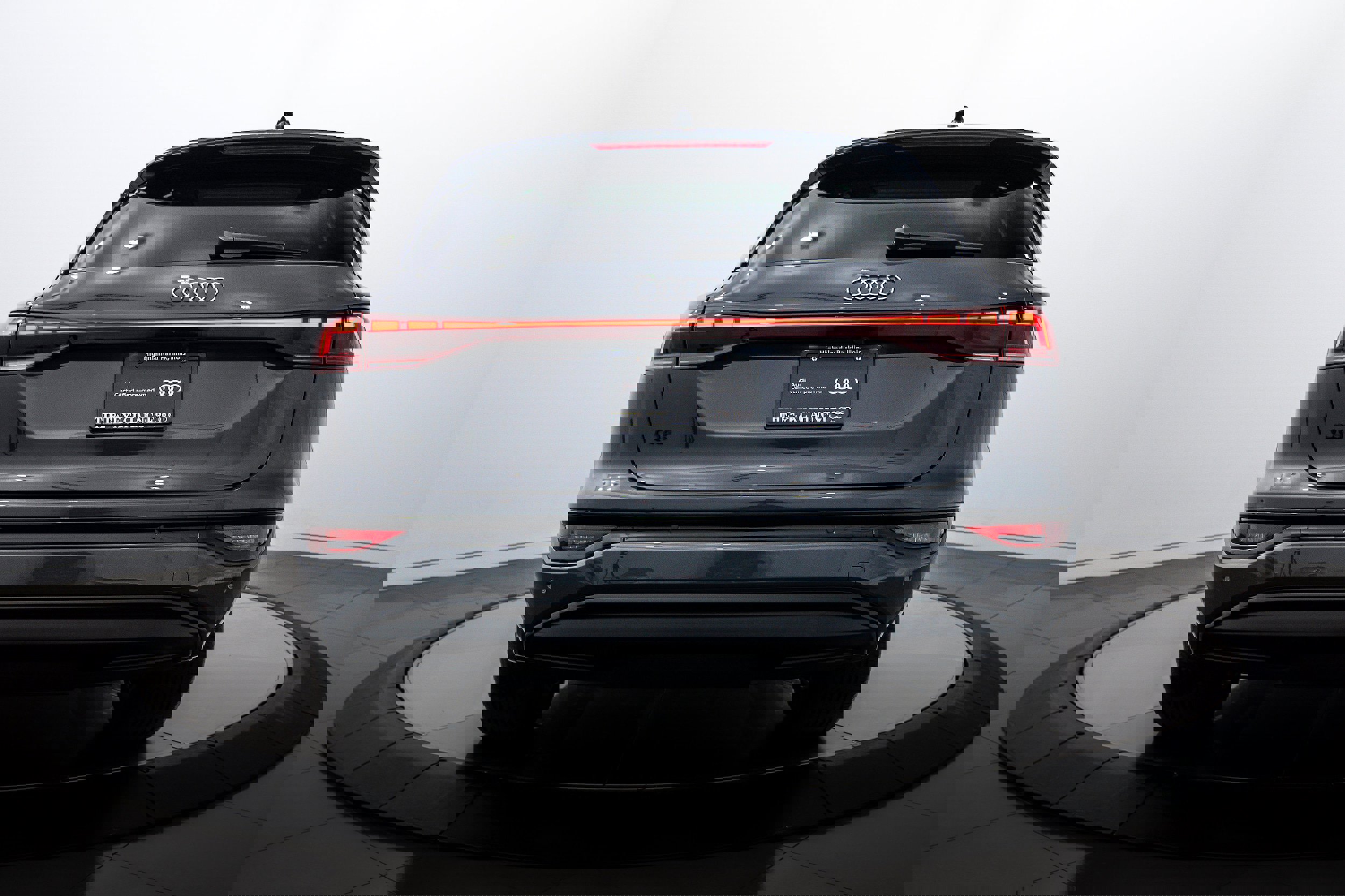 Certified 2025 Audi Q6 e-tron Premium w/ Convenience Package image 19