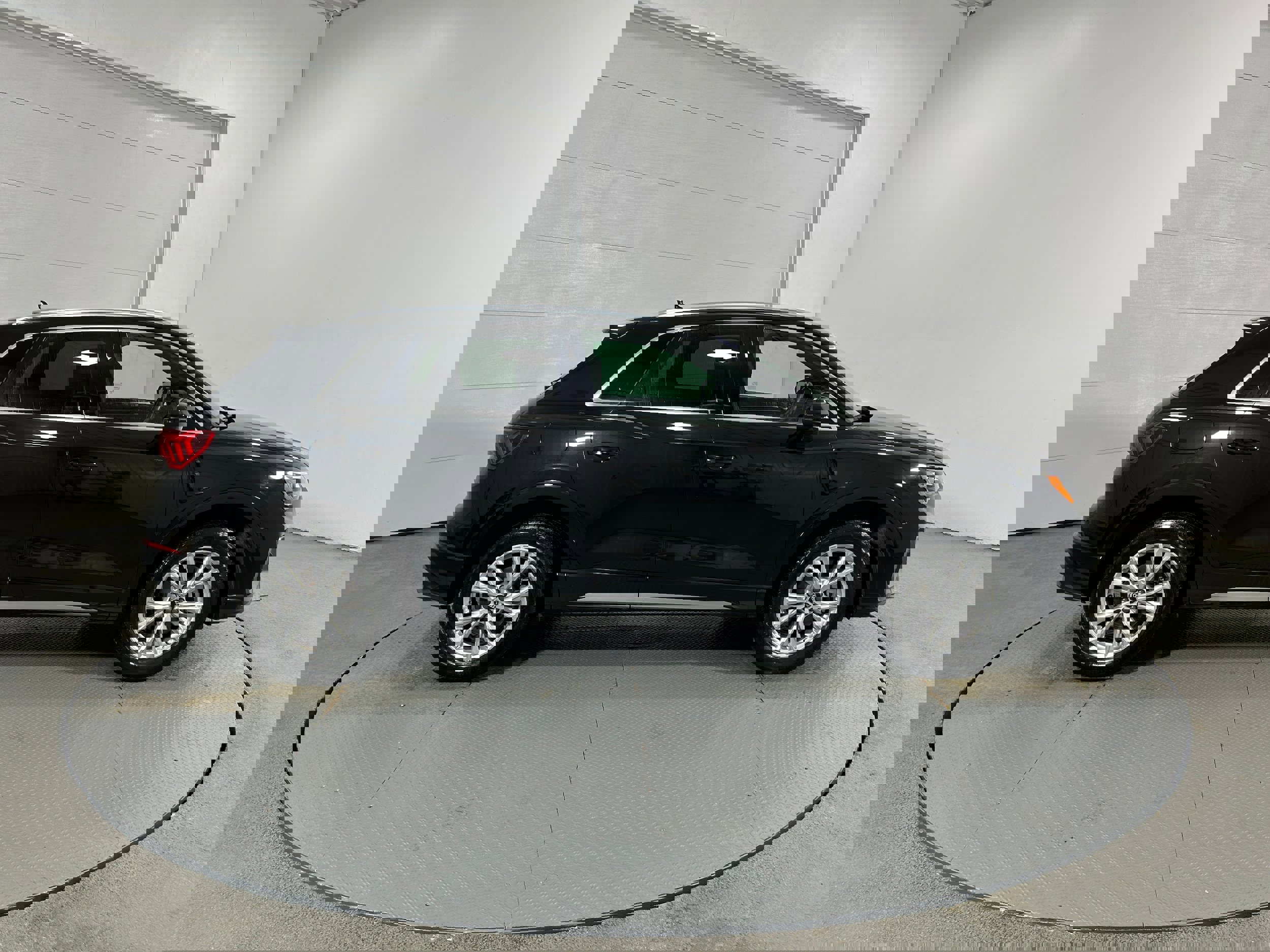 Used 2021 Audi Q3 2.0T Premium w/ Convenience Package image 34