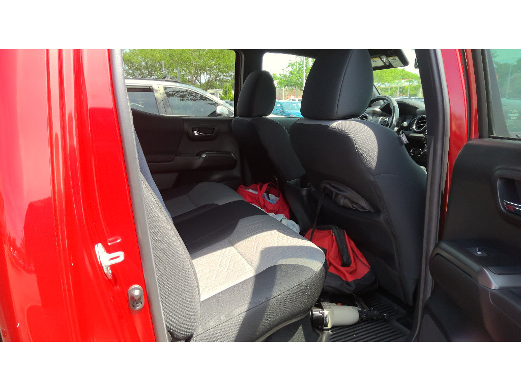 Certified 2022 Toyota Tacoma TRD Sport AWD/4WD image 3