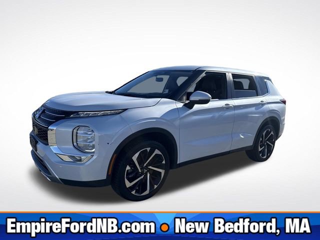 Used 2023 Mitsubishi Outlander SE