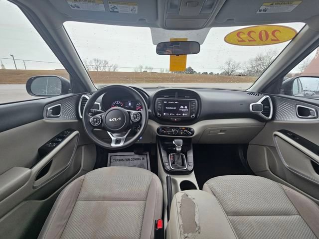 Used 2022 Kia Soul LX image 12