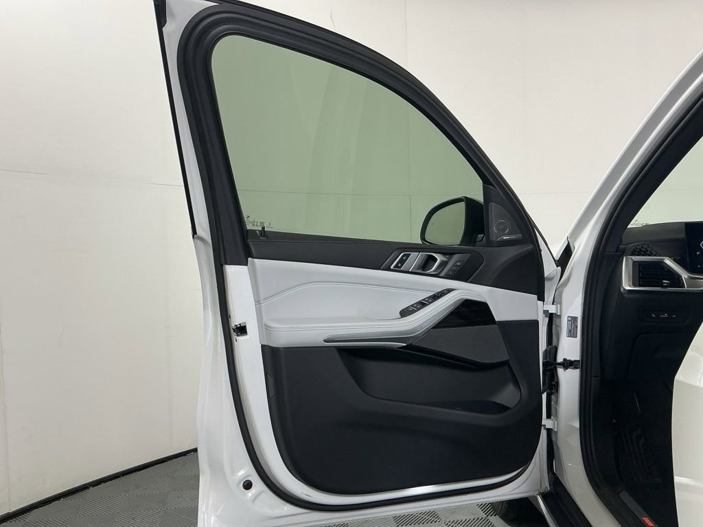 Certified 2025 BMW X5 sDrive40i RWD image 19