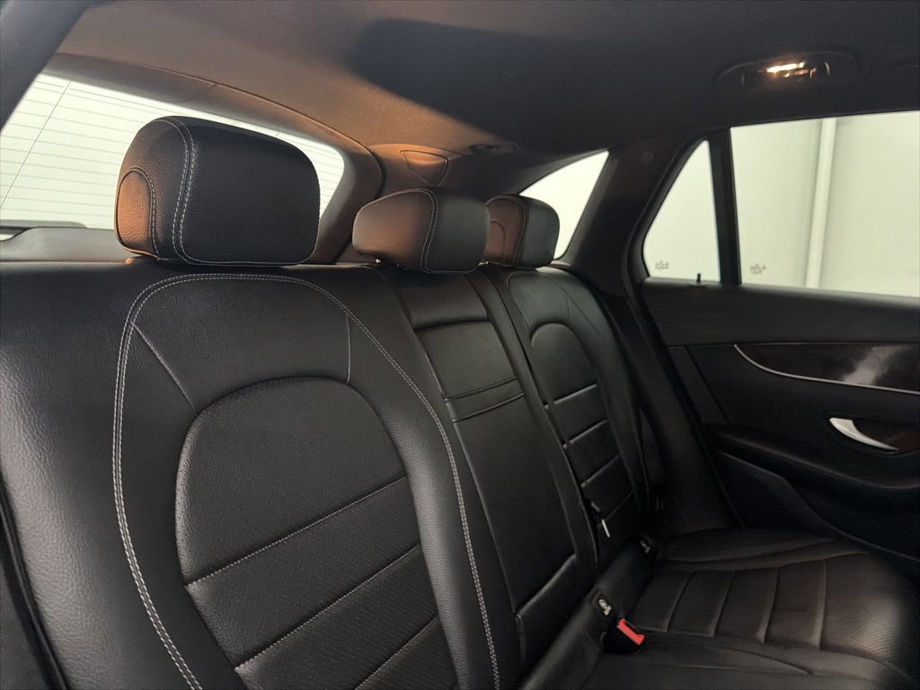 Used 2019 Mercedes-Benz GLC 300 4MATIC image 25