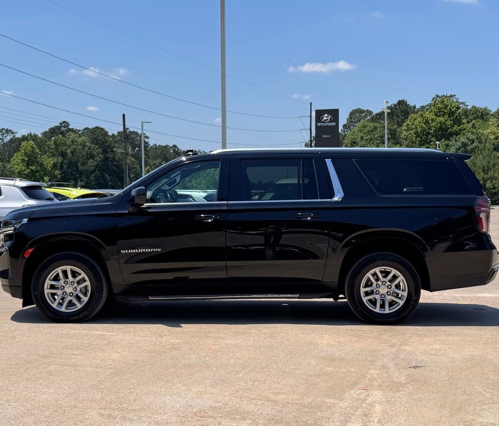 Used 2023 Chevrolet Suburban LT AWD/4WD image 11