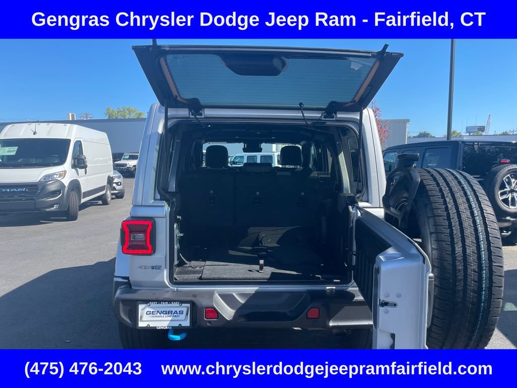 Certified 2024 Jeep Wrangler Unlimited Sahara w/ Technology Group AWD/4WD image 30
