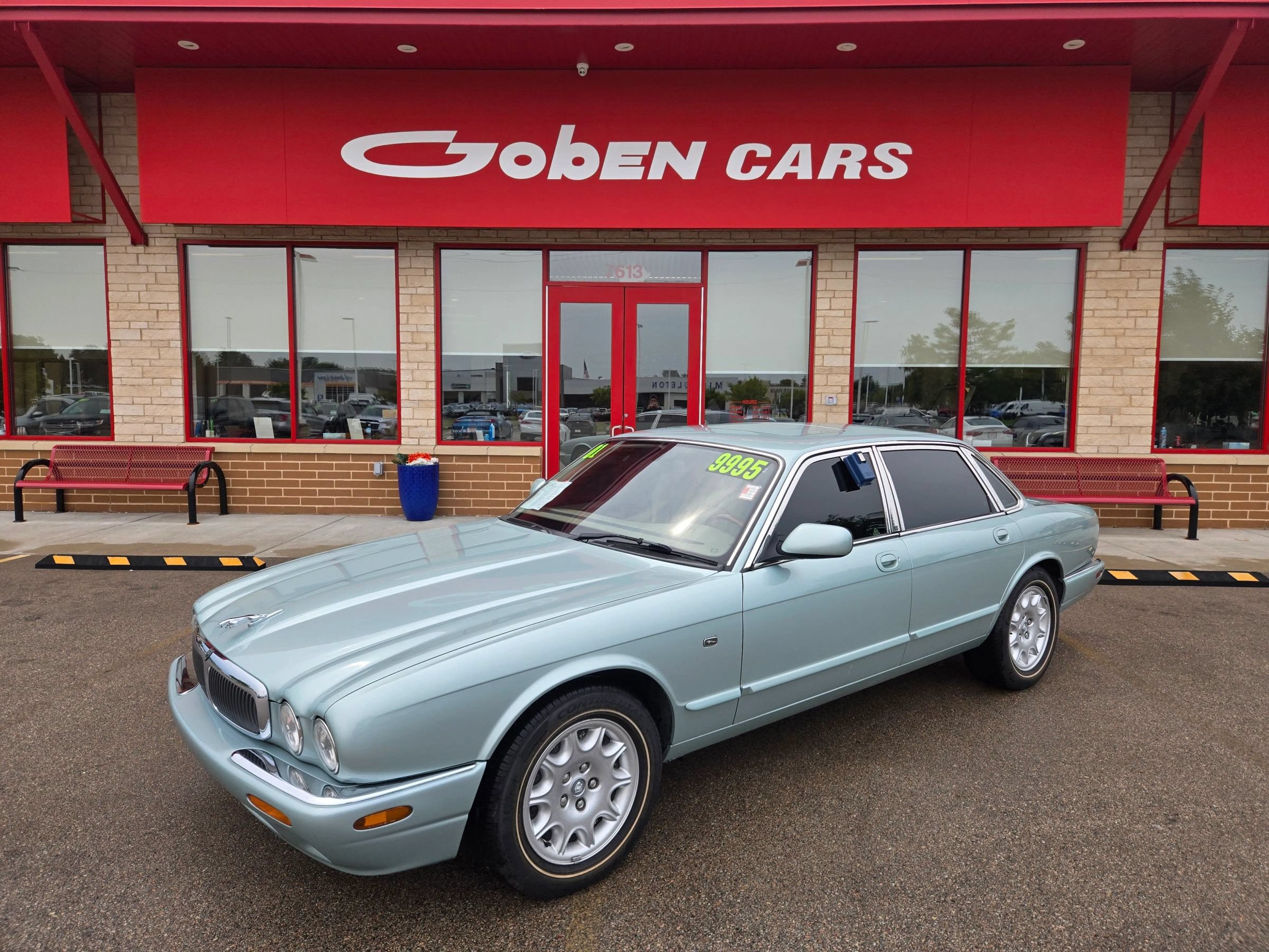 Used 2001 Jaguar XJ8 RWD image 1