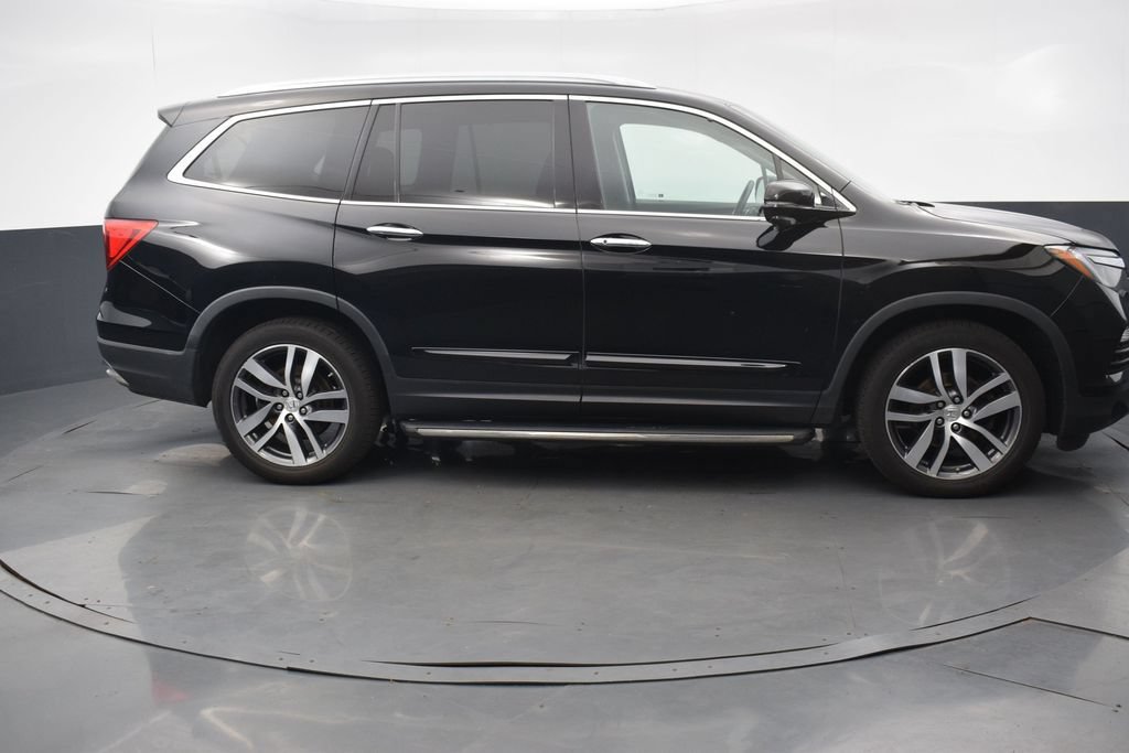 Used 2017 Honda Pilot Touring image 7