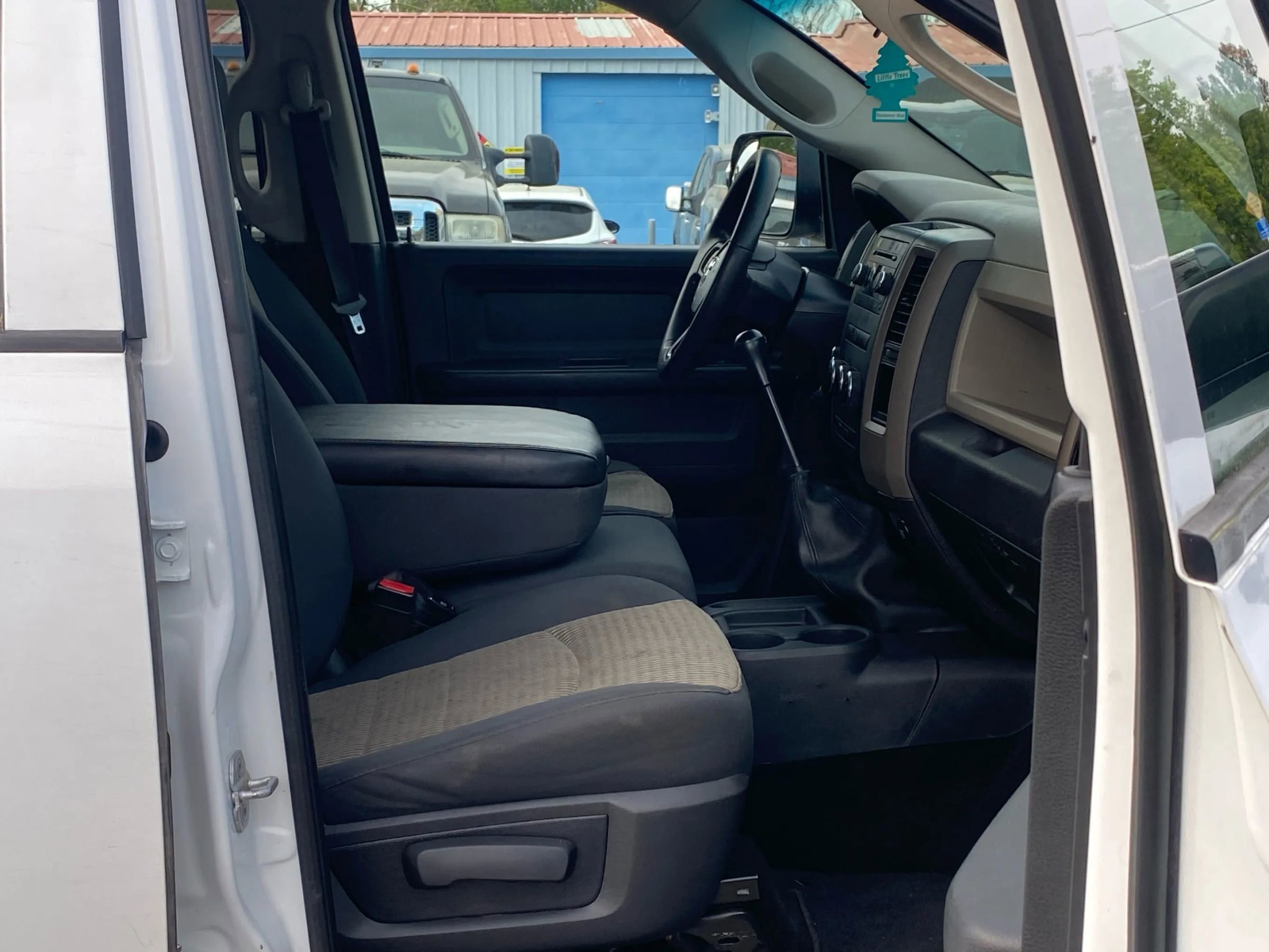 Used 2012 RAM 2500 ST w/ Chrome Appearance Group image 21