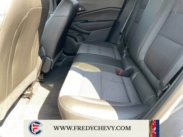 Used 2025 Chevrolet Trax LT FWD image 25