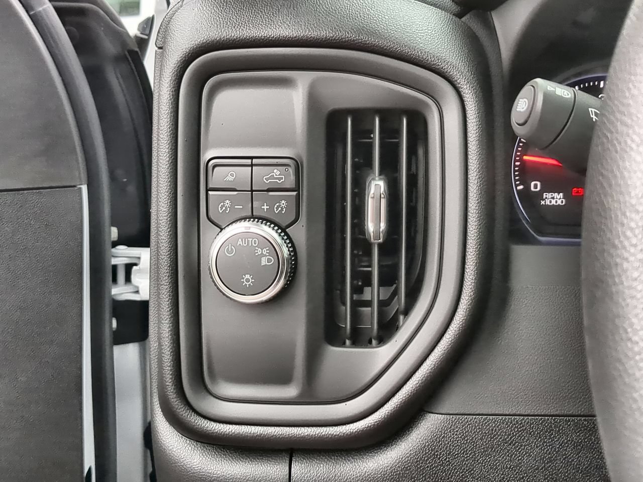 New 2026 GMC Sierra 2500 Pro w/ Convenience Package RWD image 17