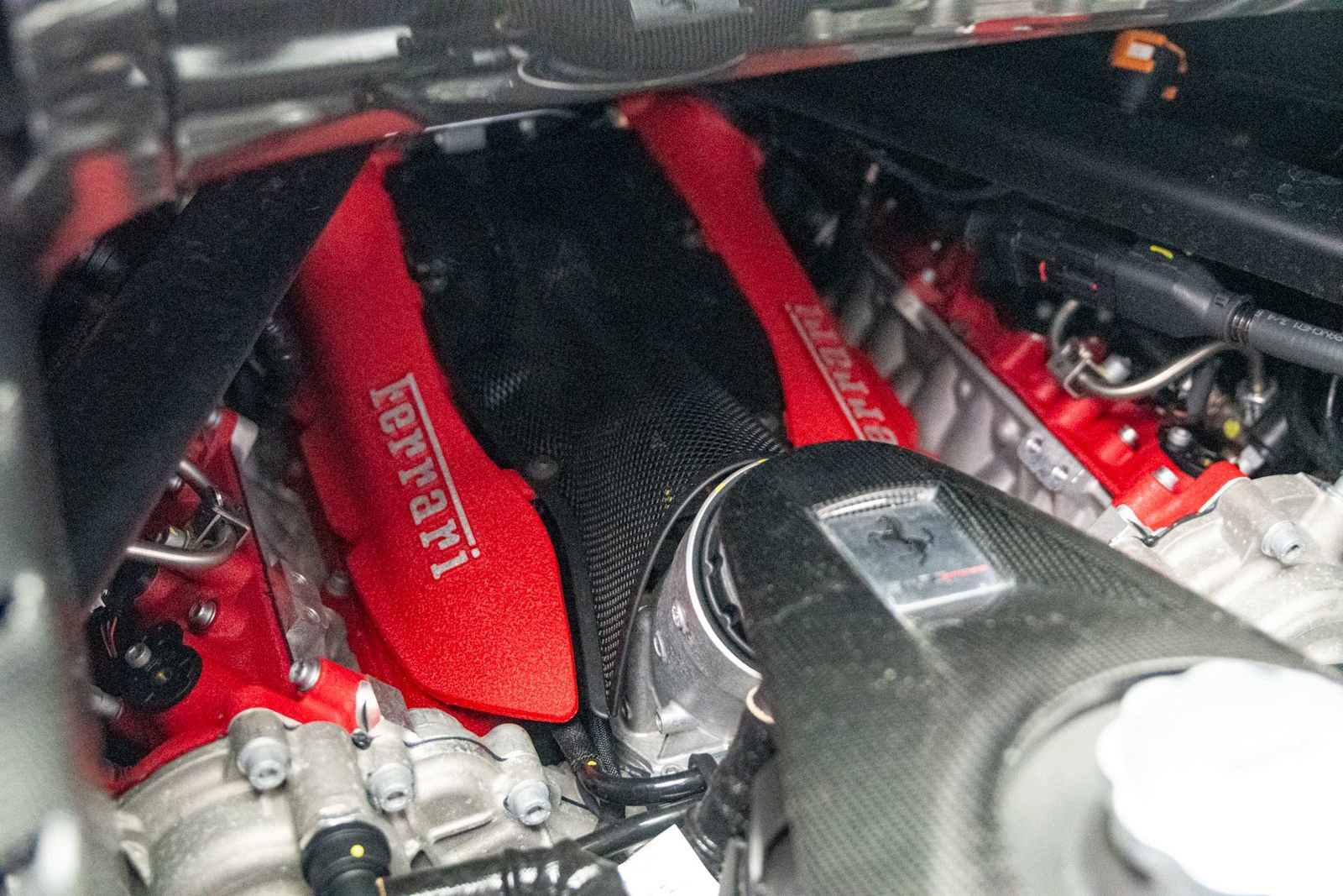 Used 2022 Ferrari SF90 Spider image 58