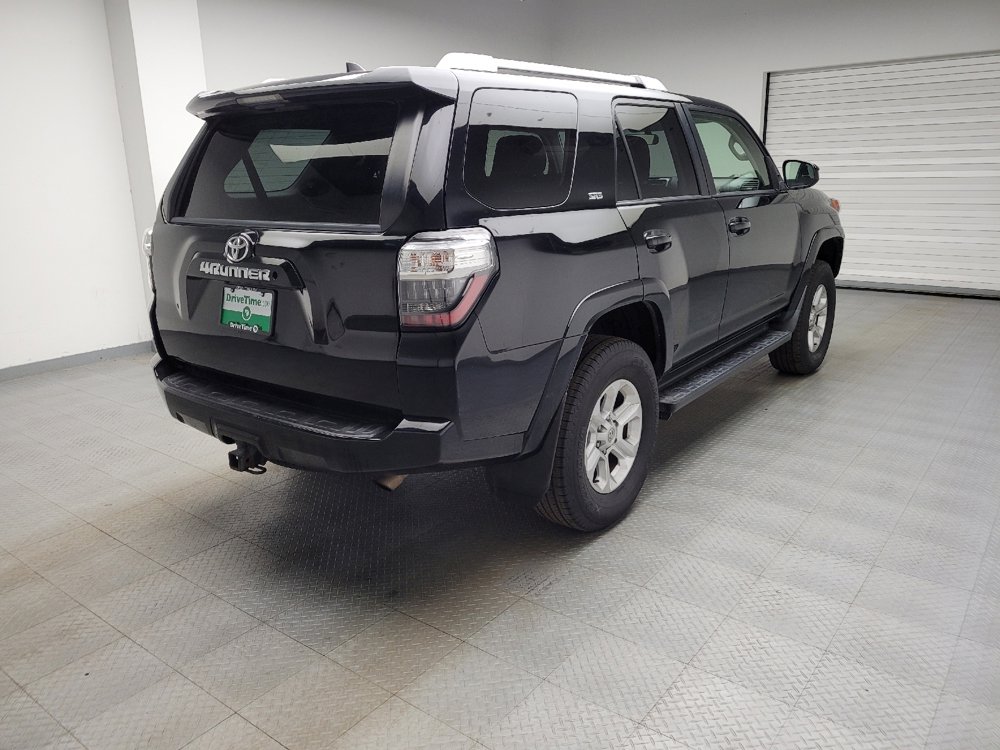 Used 2018 Toyota 4Runner SR5 AWD/4WD image 9