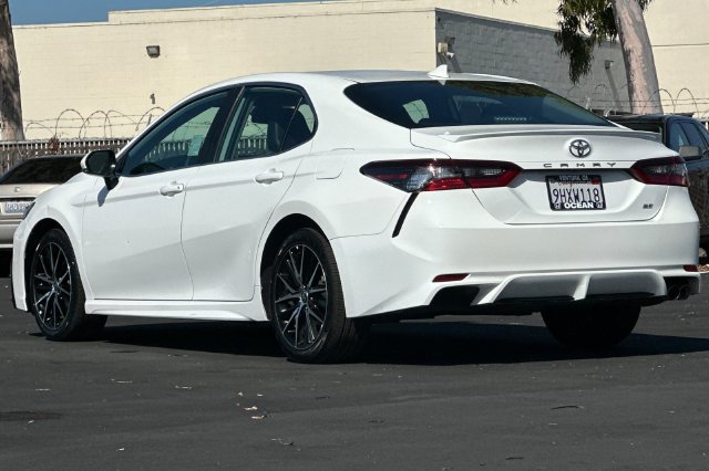 Used 2024 Toyota Camry SE FWD image 6