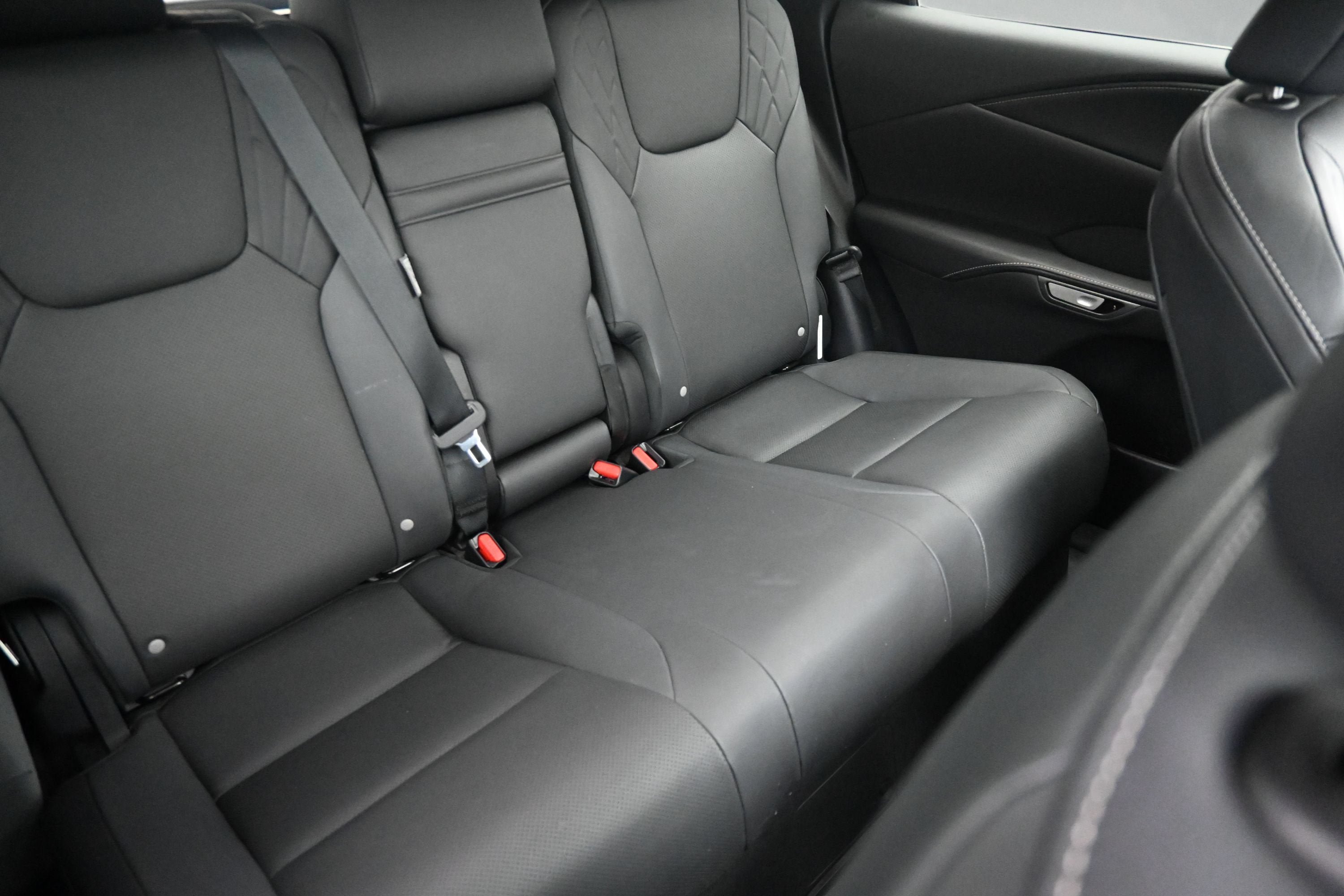 Used 2023 Lexus RX 350h w/ Accessory Package (2T) AWD/4WD image 33