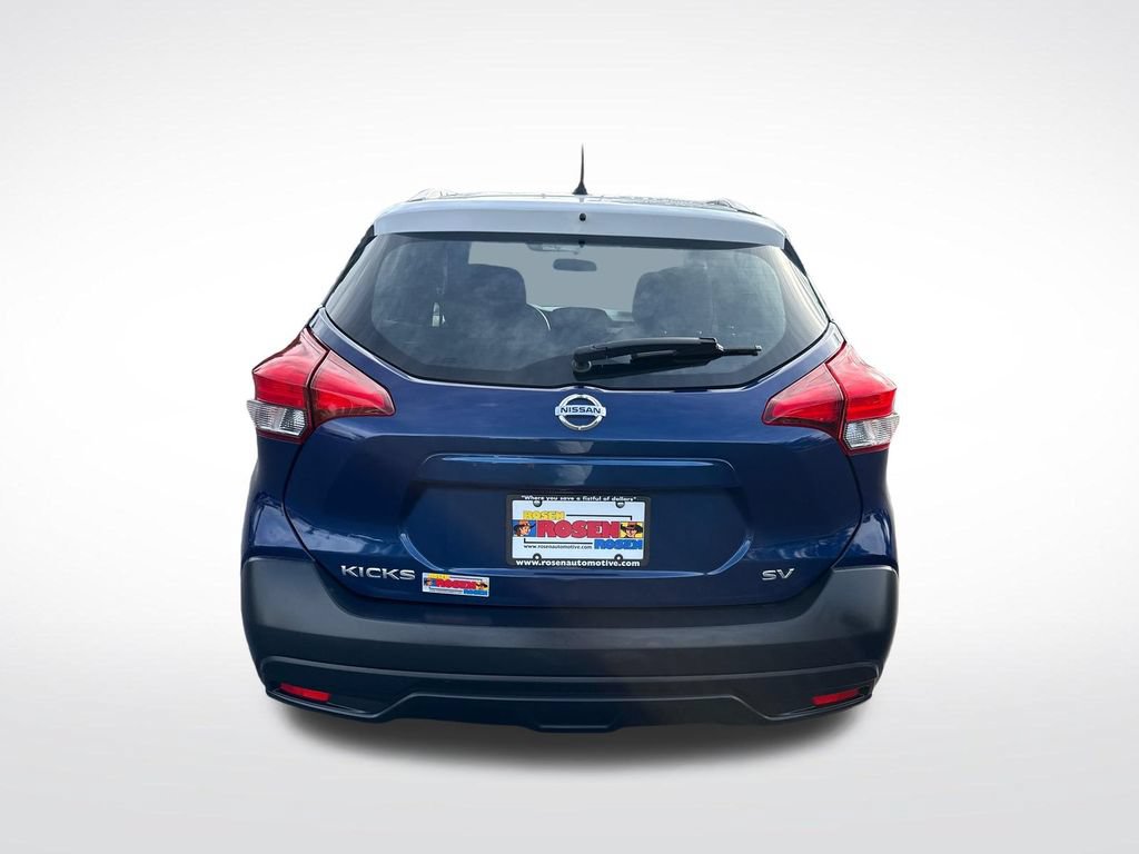 Used 2018 Nissan Kicks SV FWD image 4