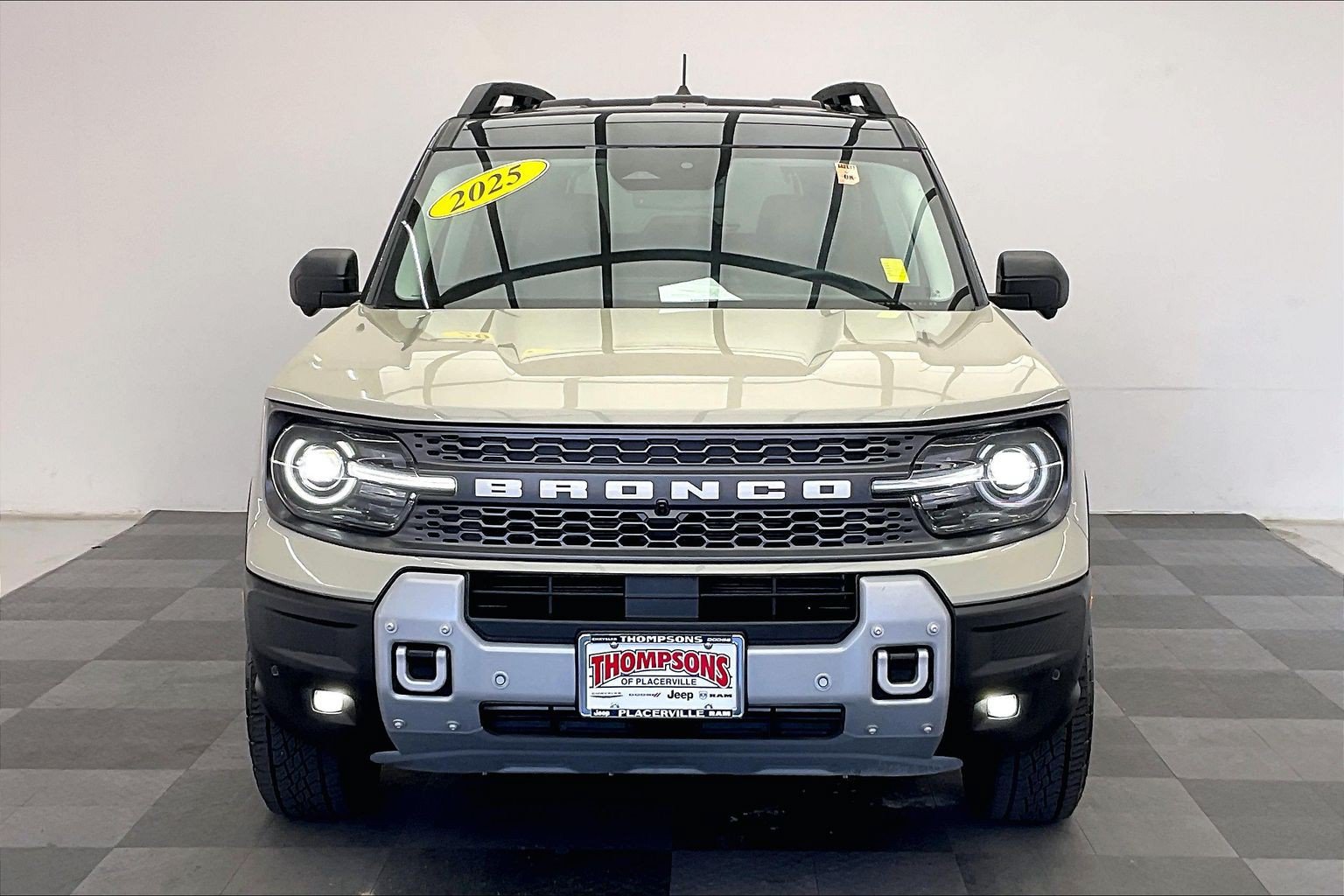 Used 2025 Ford Bronco Sport Badlands AWD/4WD image 2