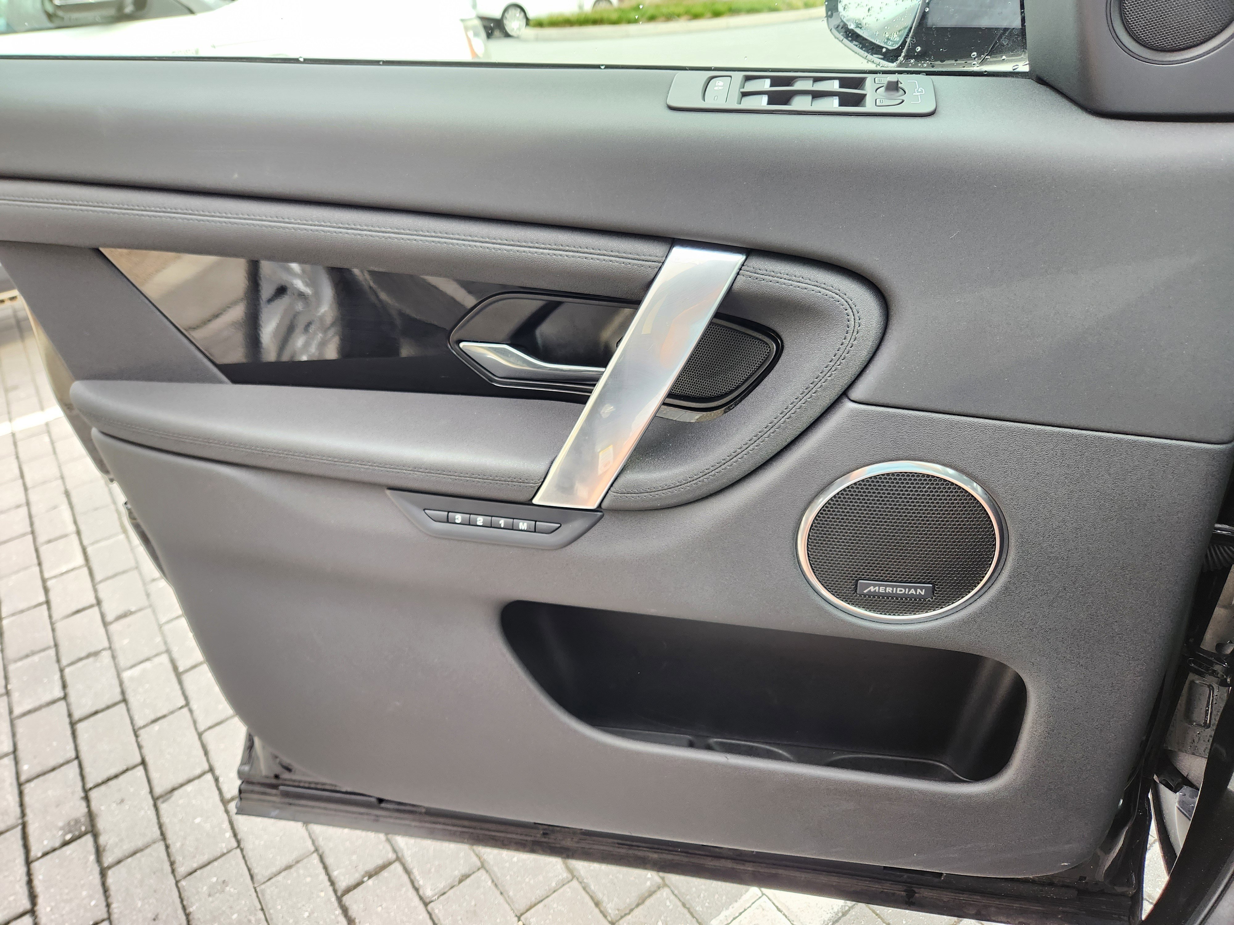 Certified 2025 Land Rover Discovery Sport S image 24