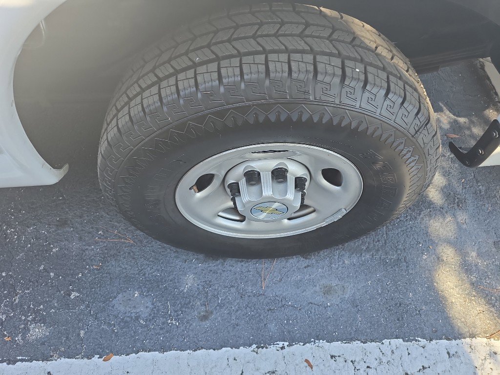 Used 2023 Chevrolet Express 3500 LS image 8