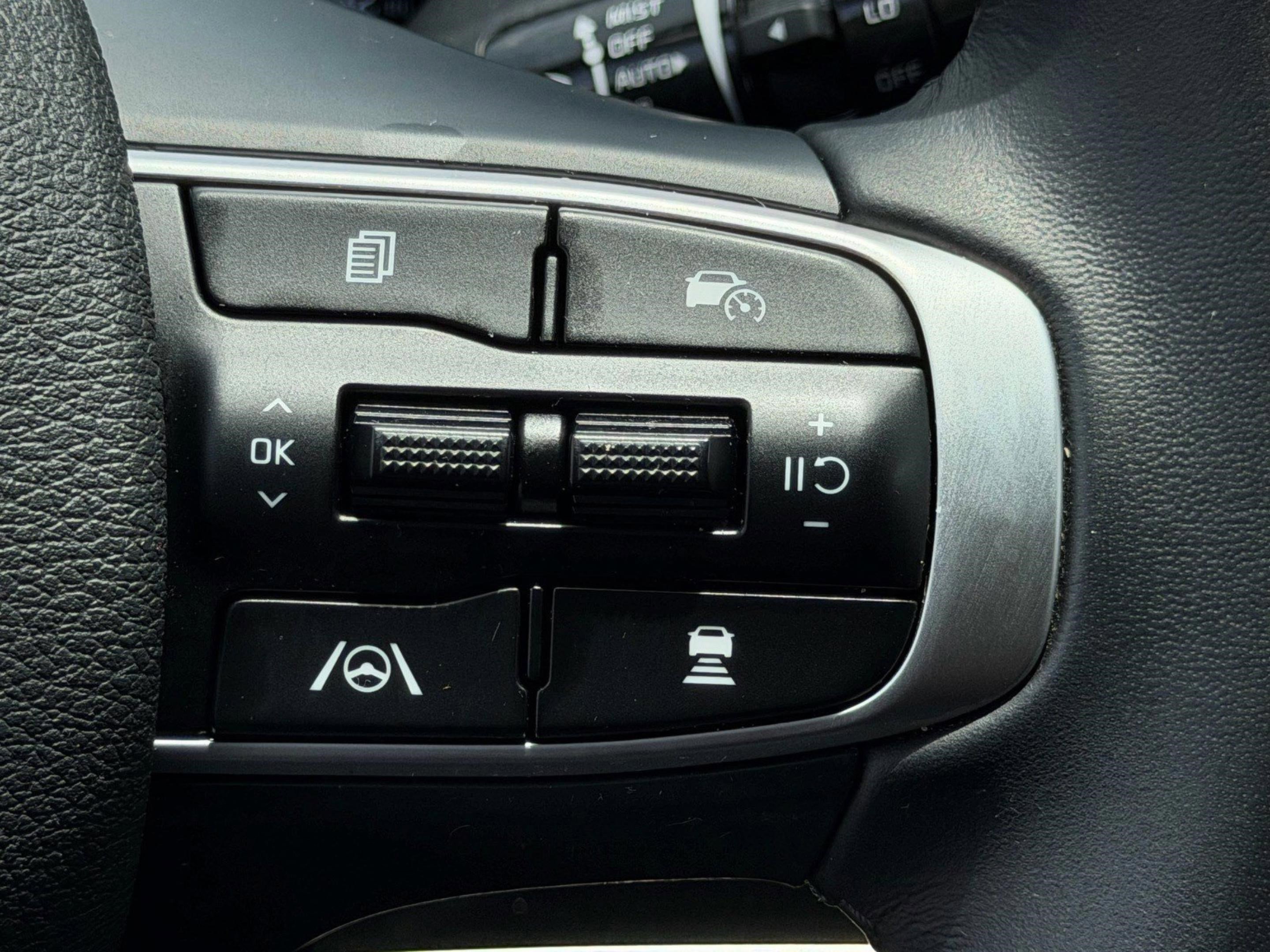 Used 2024 Kia Sportage SX FWD image 23