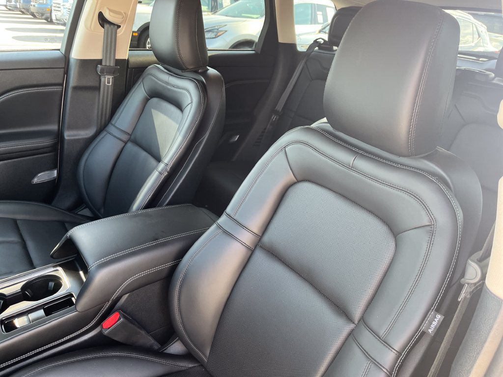 Used 2024 Lincoln Corsair AWD w/ Equipment Group 101A image 12