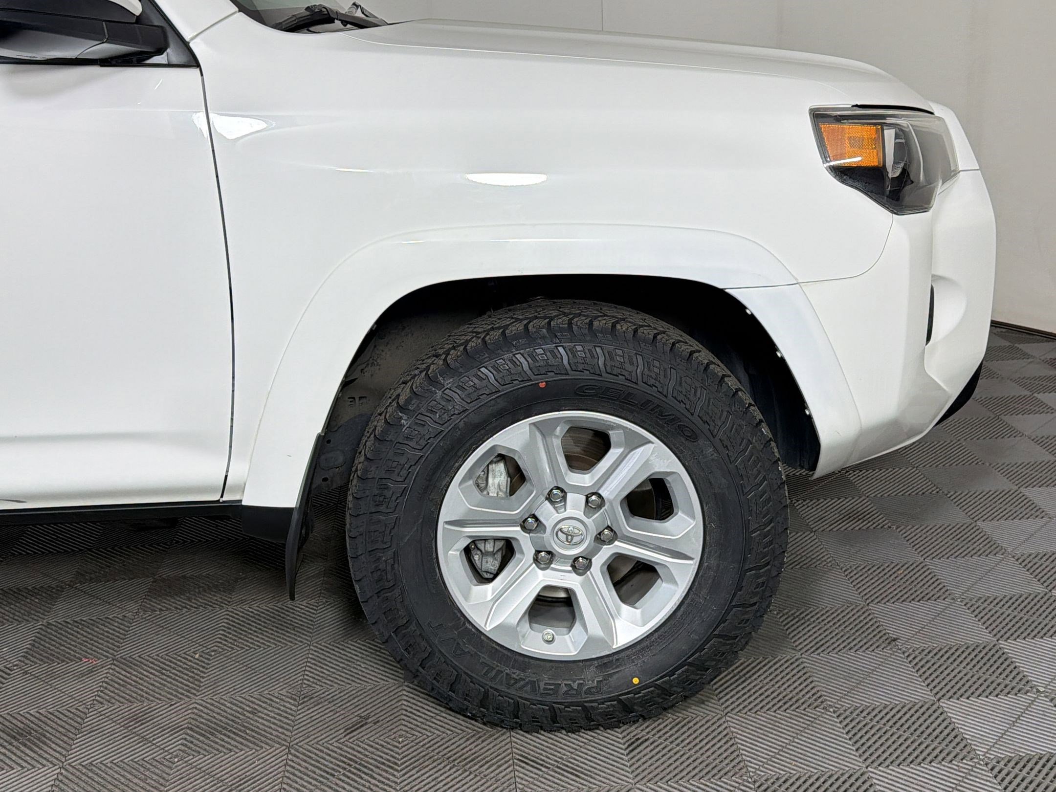 Used 2018 Toyota 4Runner SR5 image 12