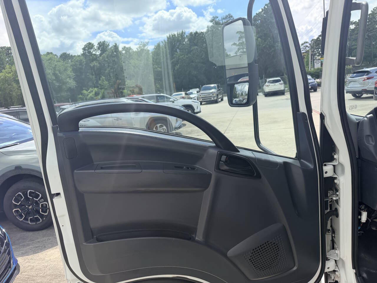 Used 2024 Isuzu NPR RWD image 10