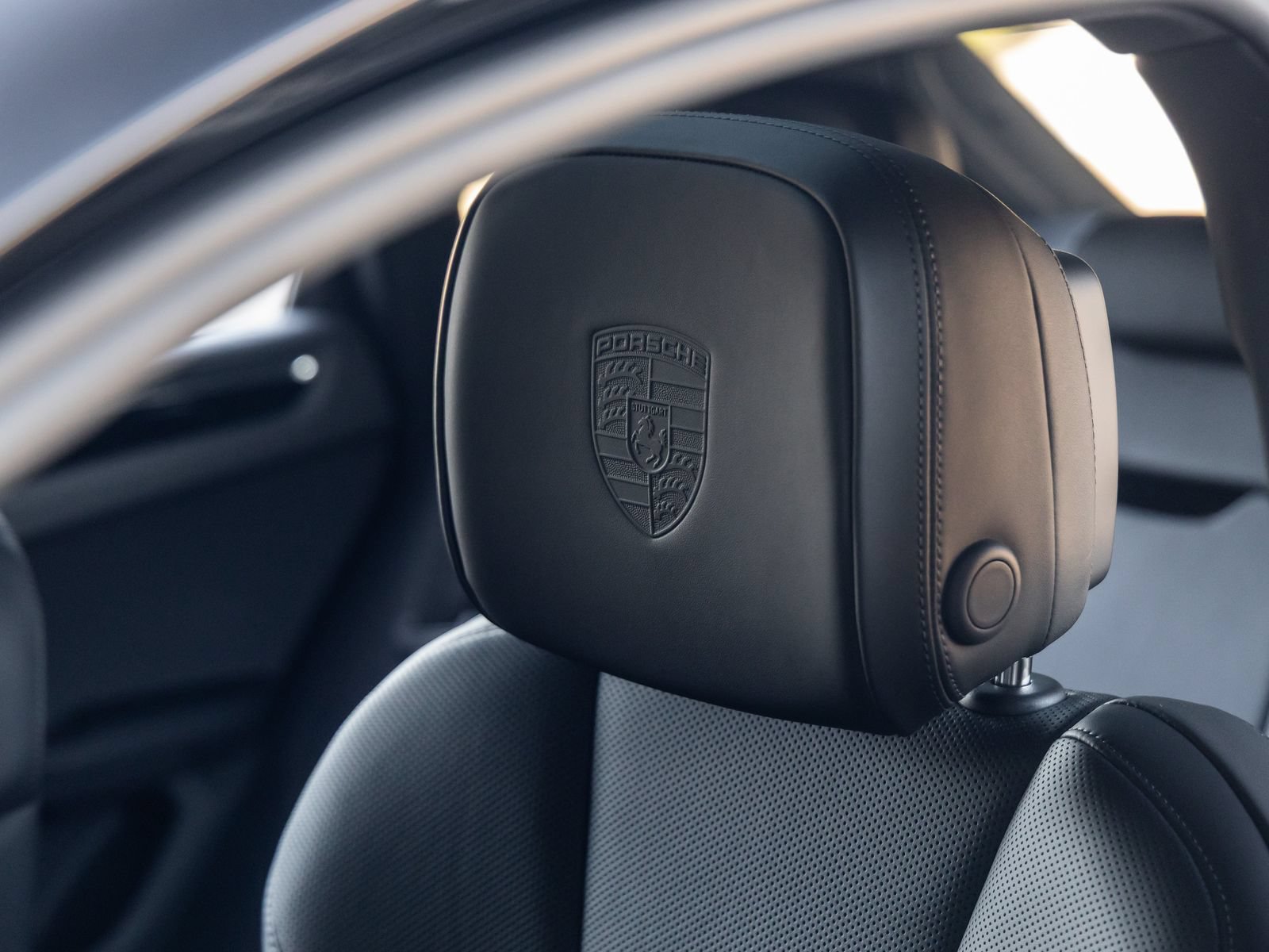 Certified 2026 Porsche Macan S AWD/4WD image 26