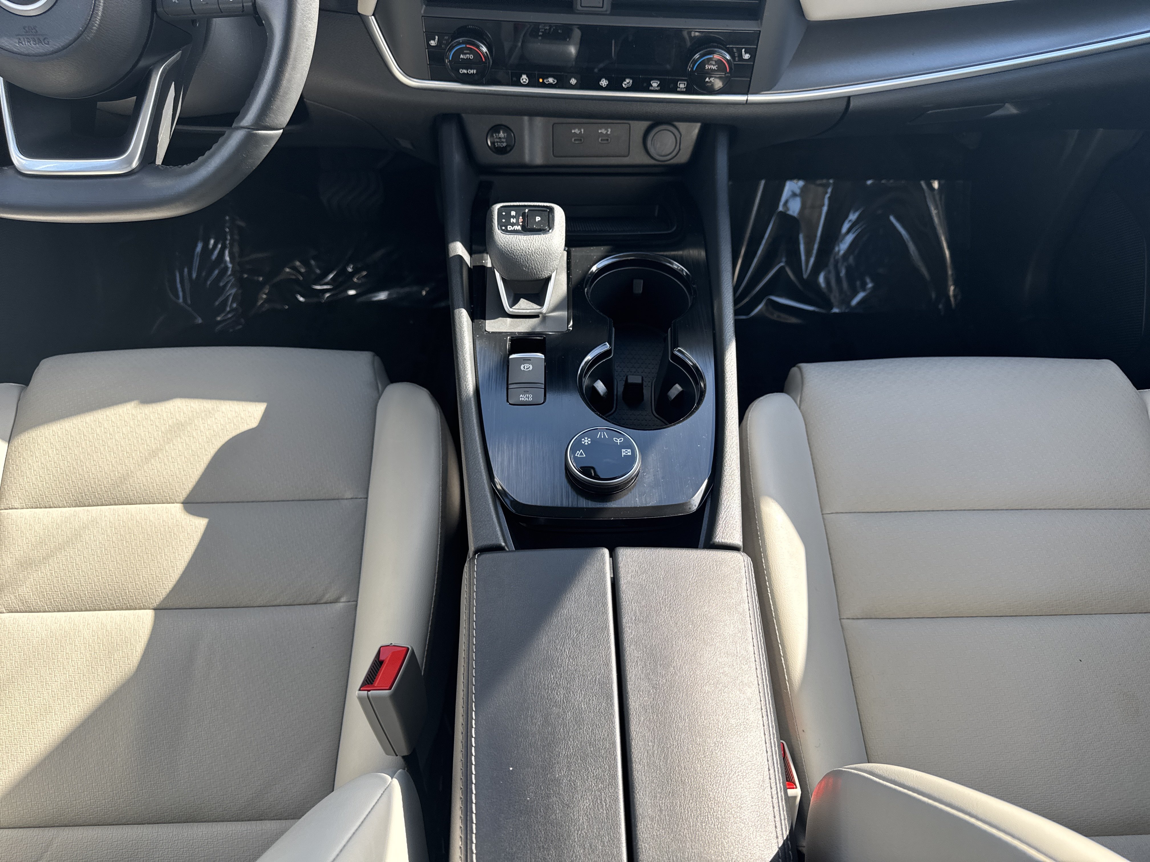Used 2024 Nissan Rogue SV w/ SV Premium Package AWD/4WD image 11