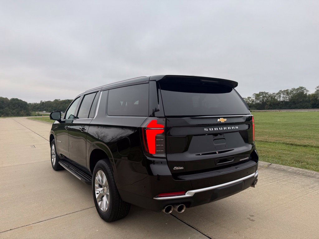 Used 2026 Chevrolet Suburban Premier AWD/4WD image 8