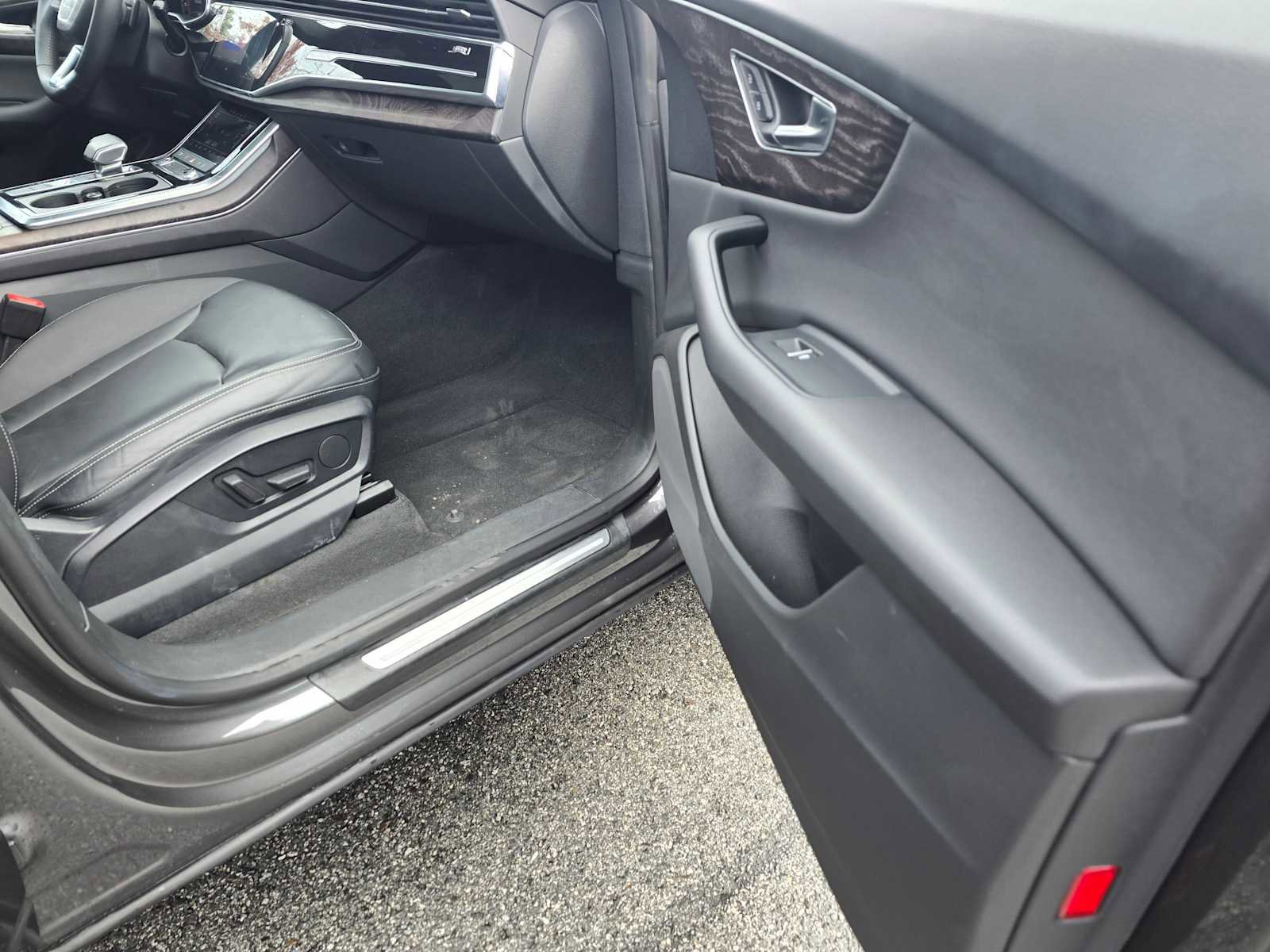 Used 2020 Audi Q8 Premium w/ Black Optic Package image 10