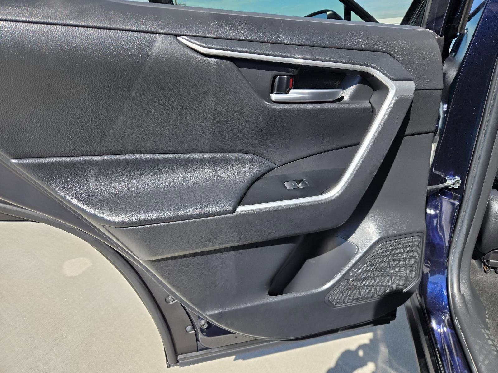 Used 2023 Toyota RAV4 XLE image 26