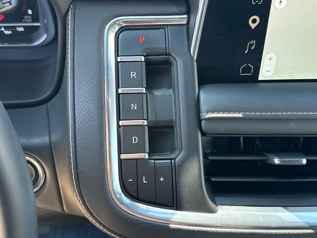 Used 2023 GMC Yukon SLT w/ SLT Luxury Package image 31