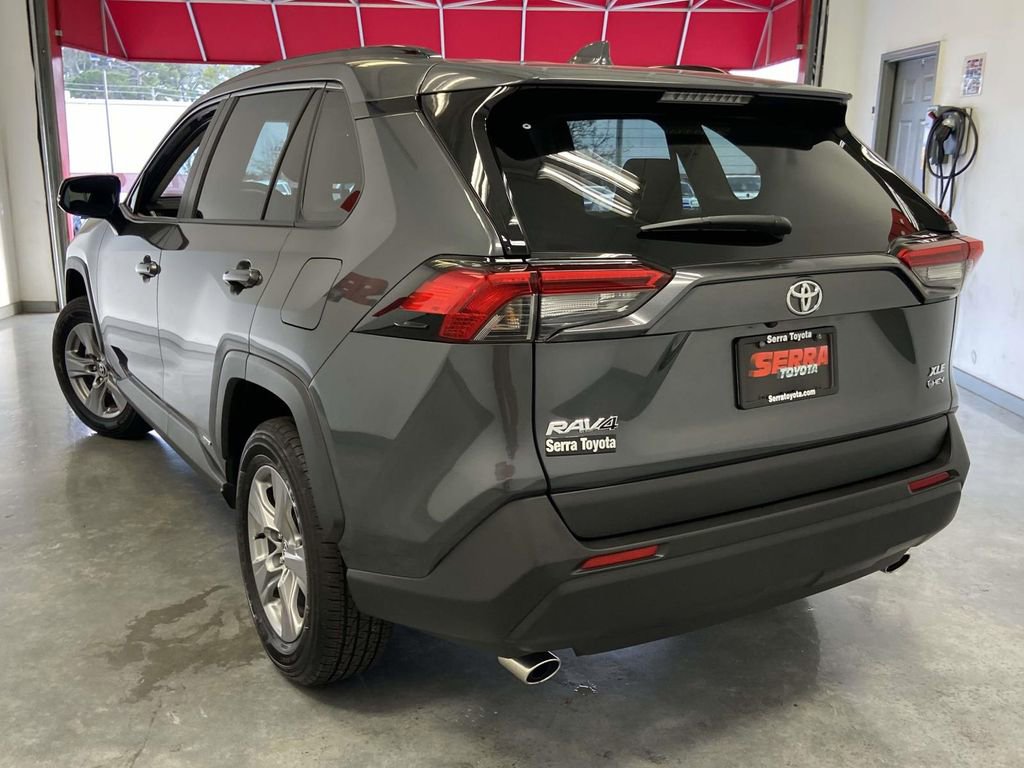 Used 2025 Toyota RAV4 XLE w/ Convenience Package AWD/4WD image 5