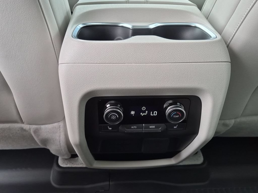 New 2026 Buick Enclave Avenir w/ Super Cruise Package AWD/4WD image 22