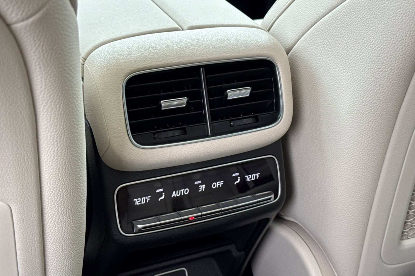 New 2026 Mercedes-Benz GLS 450 4MATIC image 15