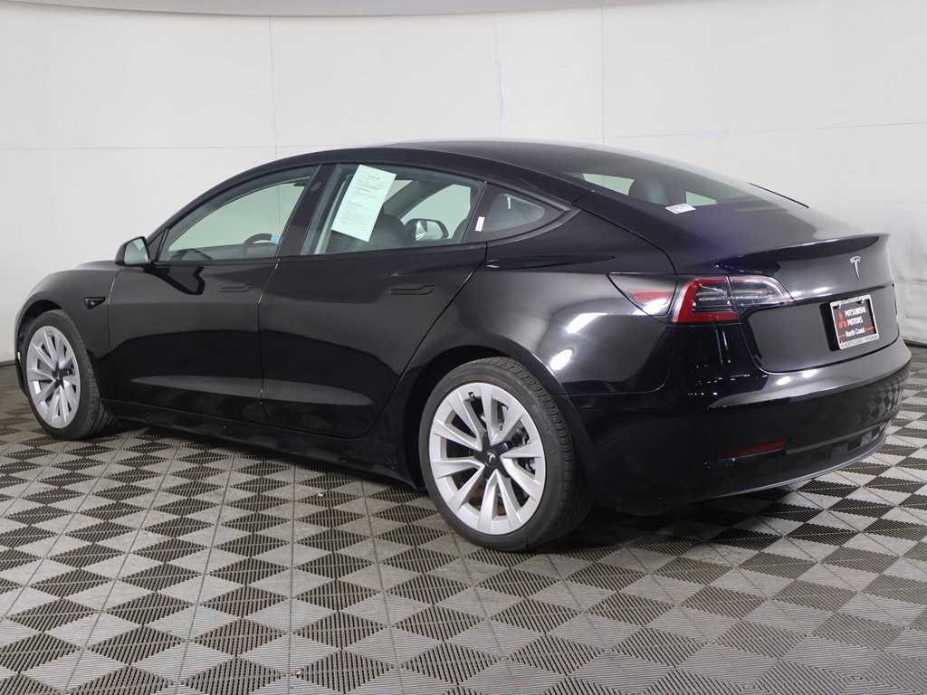 Used 2023 Tesla Model 3 Standard Range image 9