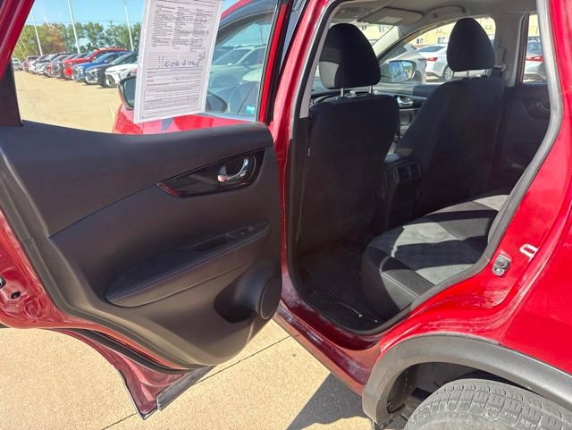 Used 2017 Nissan Rogue Sport SV w/ SV Premium Package AWD/4WD image 16